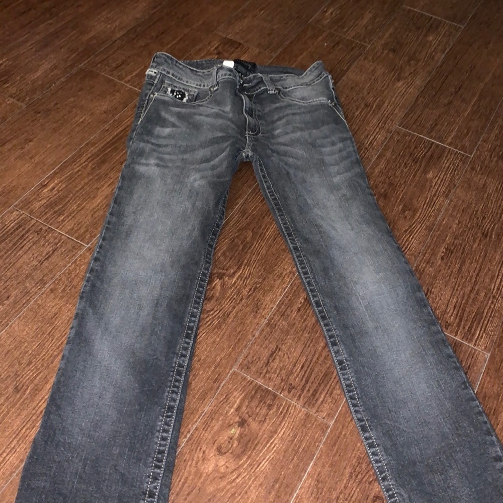 Women’s virtual sensuality jeans